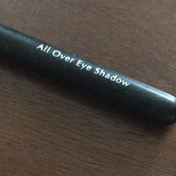 Eve Pearl Shadow Brush 103 - Picture 4 of 4